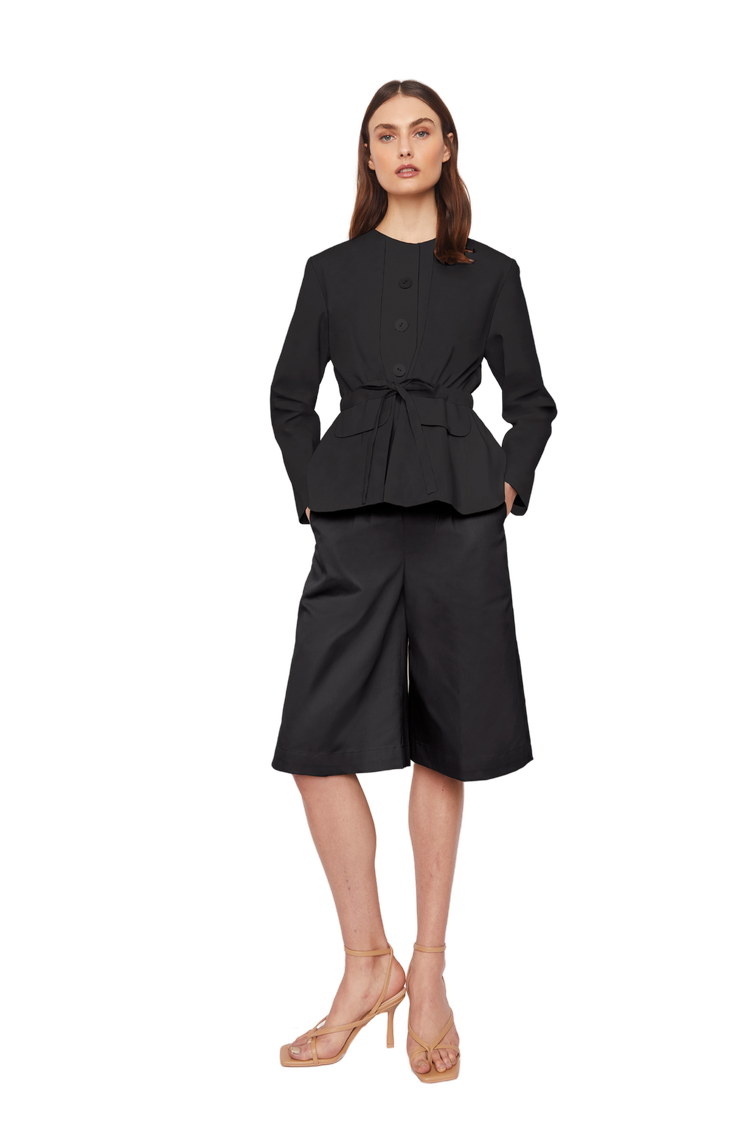 Collarless Jacket with Flap Pockets and Drawstring Waist in Stratton Black Solid Organic Cotton Twill - STEF MOUCHIE